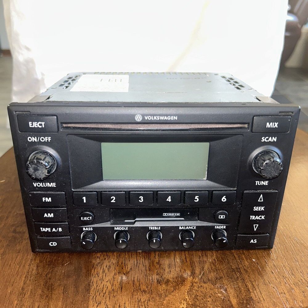 02-05 VOLKSWAGEN GOLF PASSAT JETTA OEM AM FM RADIO CD CASSETTE PLAYER
